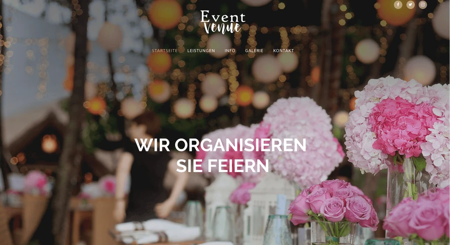 Ein transparenter Header eignet sich für Websites mit eindrucksvollen Bildern. Screenshot: checkdomain Homepage-Baukasten