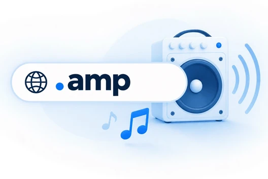 Weißer Lautsprecher mit blauem Treiber rechts; Banner mit .amp und Globus links; blaue Musiknoten darunter.